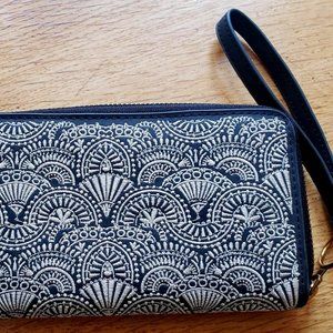 Universal Thread Clutch